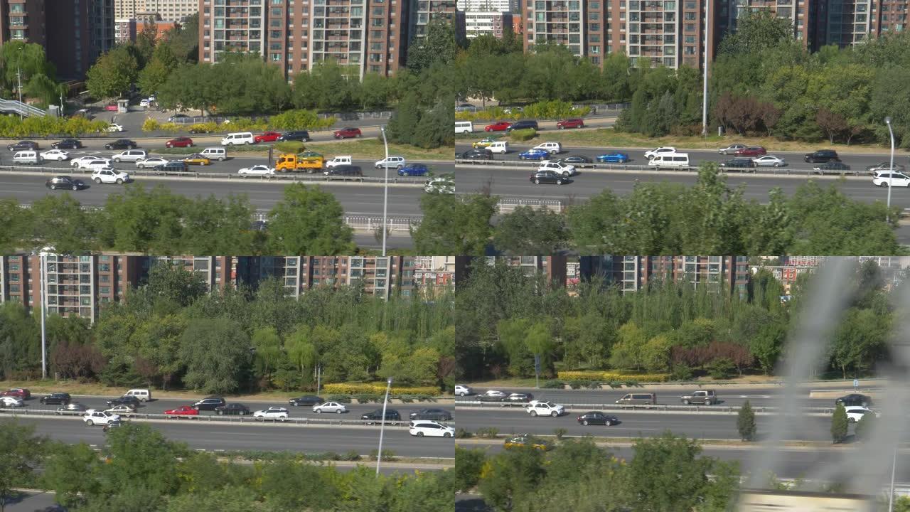 慢动作: 汽车在高速公路上行驶，在对面的车道上形成交通拥堵