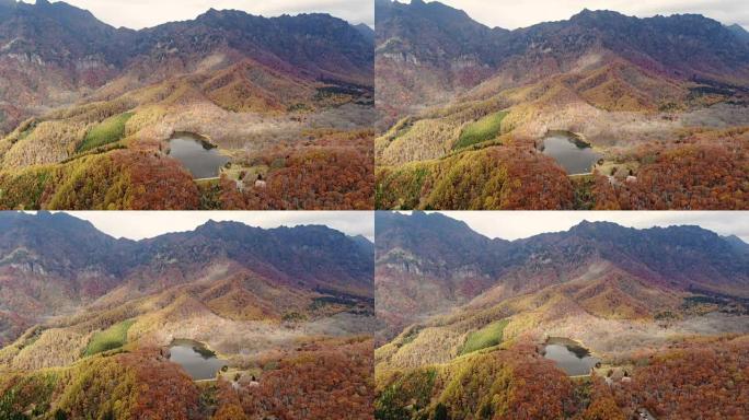日本长野Kagamiike pond的多莉 (dolly) 在秋季的鸟瞰图。