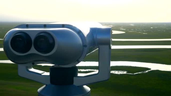 自然界中的观察双筒望远镜