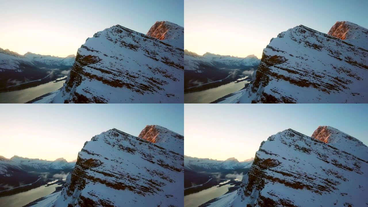 日出时的山峰雪山日出悬崖峭壁雪山美景