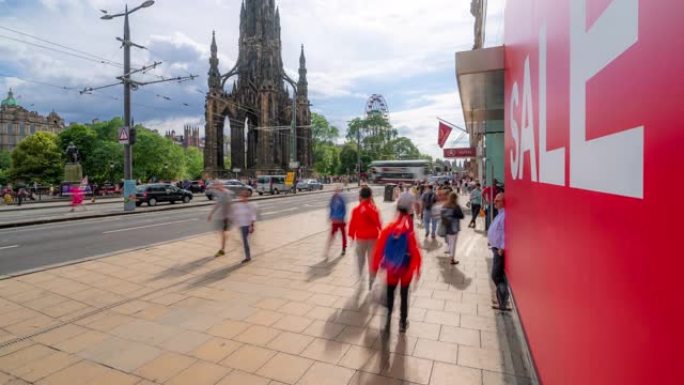 英国爱丁堡苏格兰游客拥挤的王子购物街的时间流逝