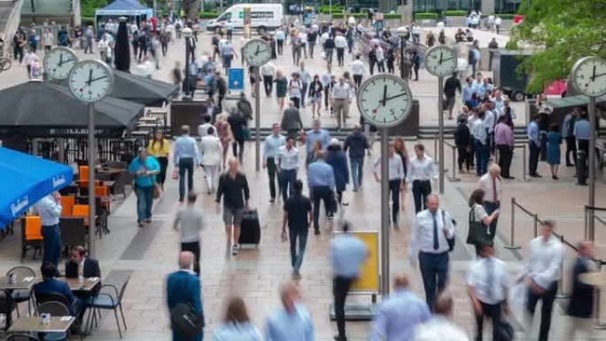 英国伦敦金丝雀码头市中心的延时人商人人群