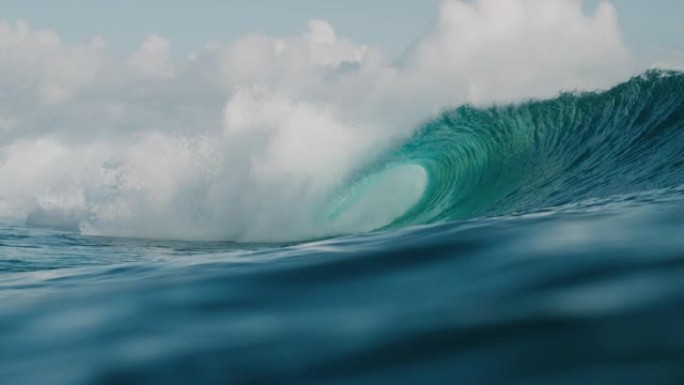 惊人的海浪袭击