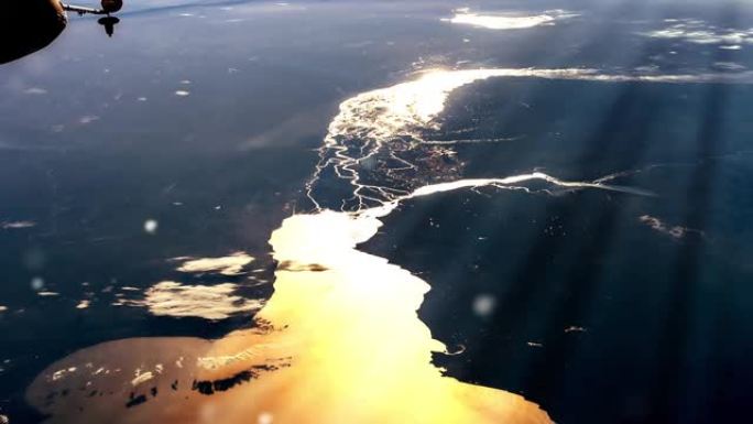 里约拉普拉塔河从太空。