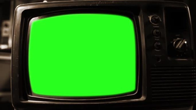 绿屏古董电视。80年代的美学。棕褐色色调。