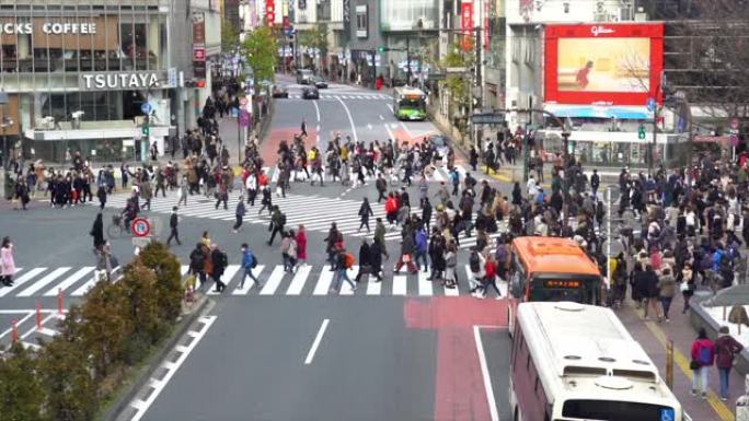 行人步行天桥在涩谷
