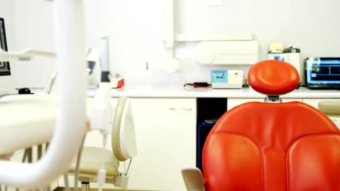 专业牙科椅和牙医工具