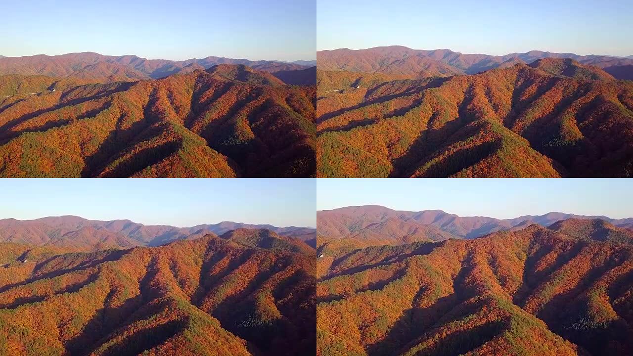 韩国山区的秋景