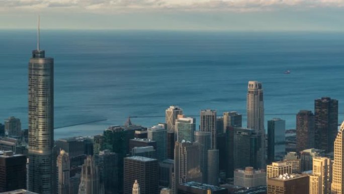 4k延时鸟瞰图芝加哥天际线全景与蓝天和云在美丽的日落时间在芝加哥，伊利诺伊州，美国，风景和现代建筑概
