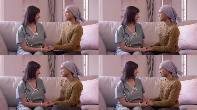 患有癌症的年轻成年女性与她的护士交谈