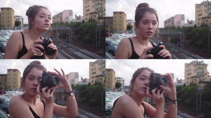 女孩看着风景拍照特写女人摄影师