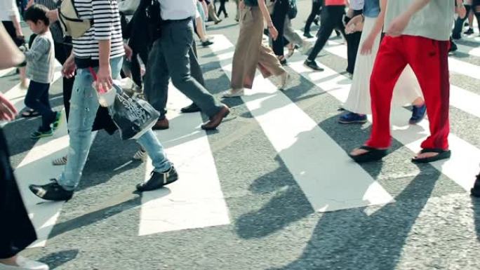 涩谷争先恐后穿越日本东京涩谷十字路口人流