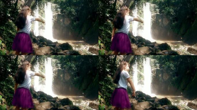 瀑布上的小女孩瀑布上的小女孩