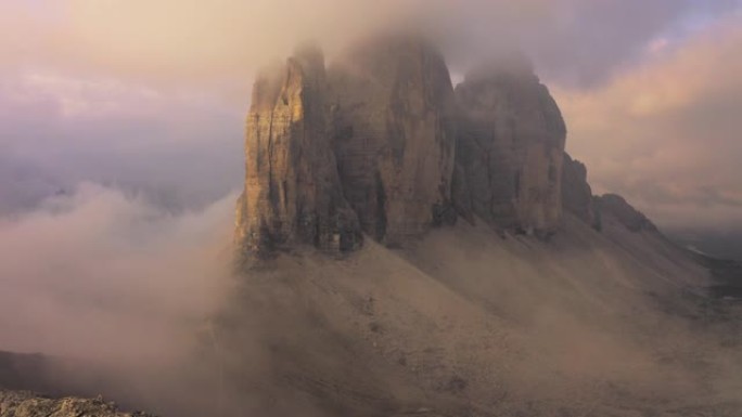 WS雄伟的风景山景，Tre Cime di Lavaredo，多洛米蒂，意大利