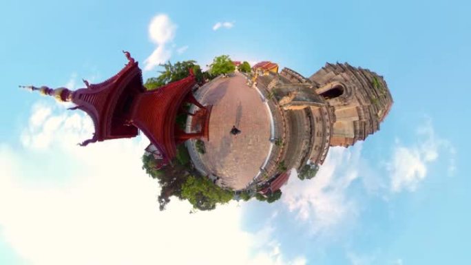 独自一人走在清迈360景观的小星球Wat Chedi Luang著名景点地标