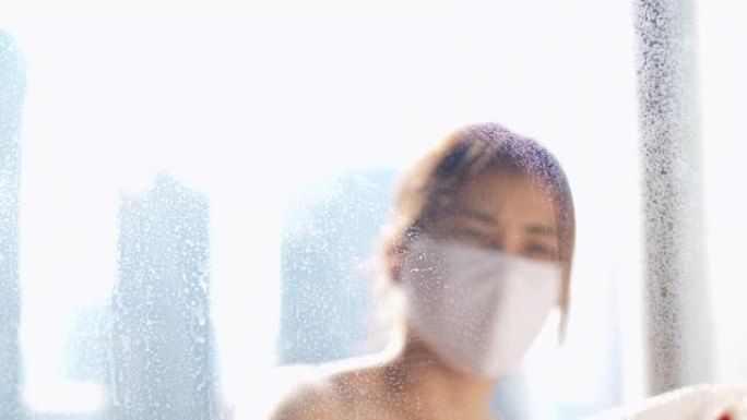 女性消毒玻璃门室内空气消毒个人卫生习惯疫