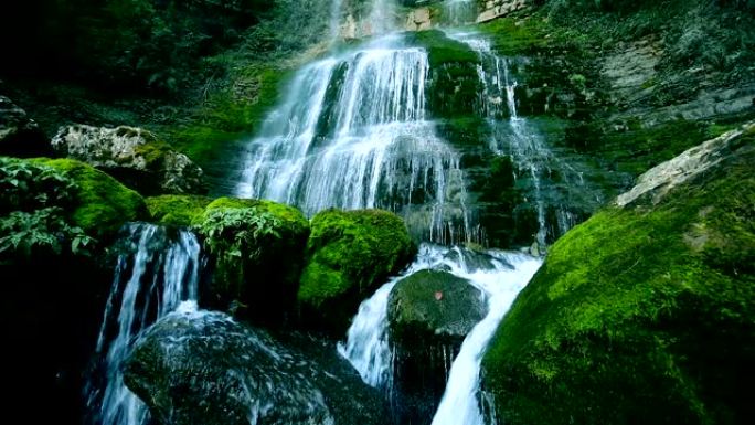 溪流落水高山流水山崖悬崖悬崖峭壁