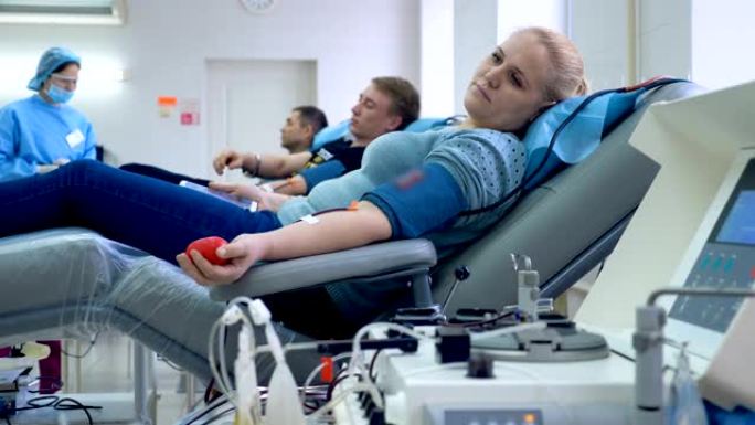 医院单位有人在献血过程中