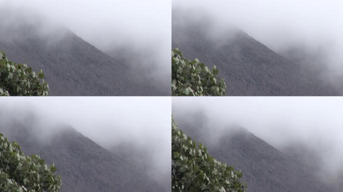 南美洲阿根廷卡塔马卡省山谷上空的暴风雨天空。