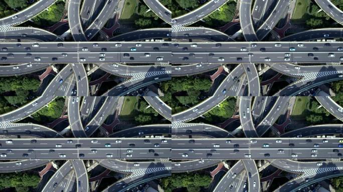 繁忙道路交叉口鸟瞰图