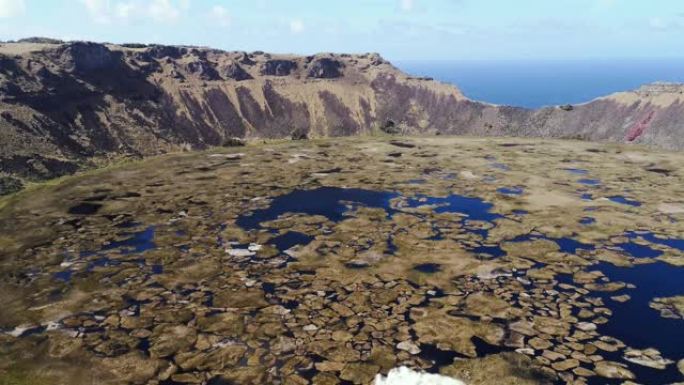 Rano Kau，智利复活节岛的火山口。