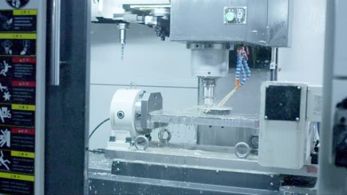 现代金属制造厂的数控机床用喷水钻孔钢板
