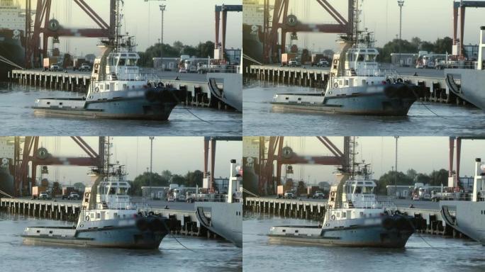 阿根廷布宜诺斯艾利斯港拖船拖船。
