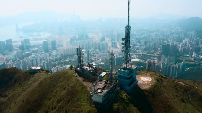 香港的通信天线穿越高山高塔铁塔