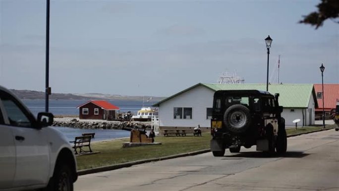 罗斯路和胜利绿在斯坦利港，斯坦利，福克兰群岛 (Islas Malvinas)，南大西洋。