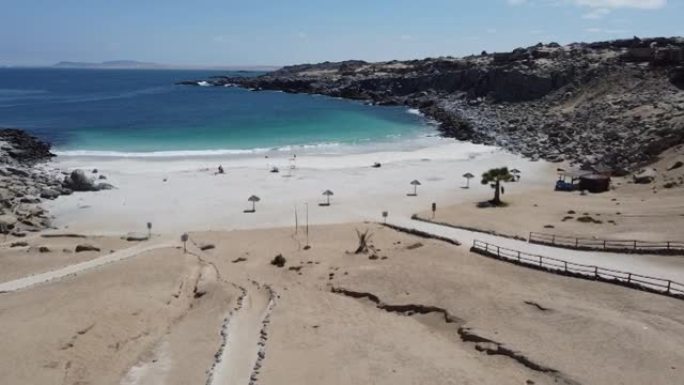 南美洲智利阿塔卡马地区维珍海滩 (西班牙语: Playa la Virgen) 的无人机镜头。