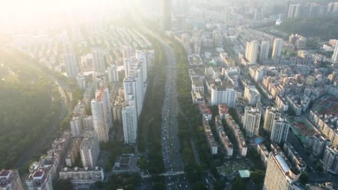 中国深圳的密集房屋和城市道路