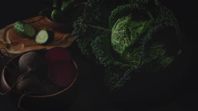 萨沃伊甜菜和泡菜制作泡菜绿色蔬菜