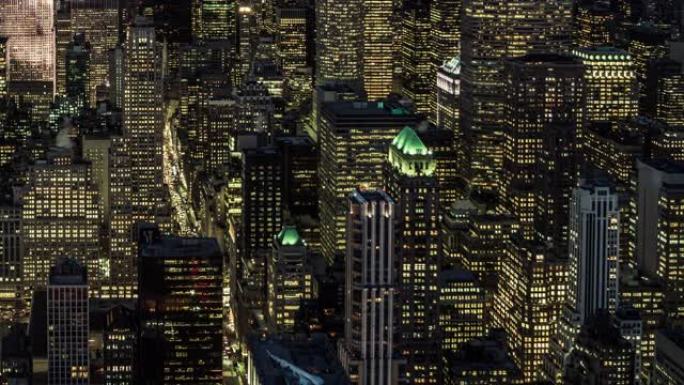 曼哈顿中城摩天大楼的T/L鸟瞰图，从黄昏到夜晚/纽约