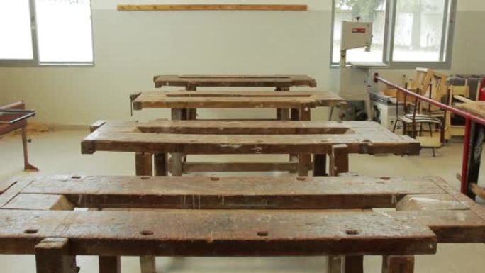 木工班，阿根廷一所公立高中的空木工车间班。