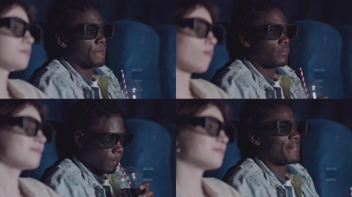 戴3D眼镜的黑人看电影