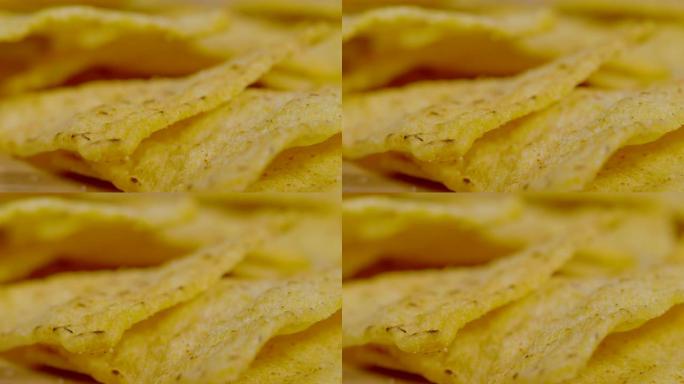 宏观: 详细的特写镜头揭示了撒在玉米饼上的香料