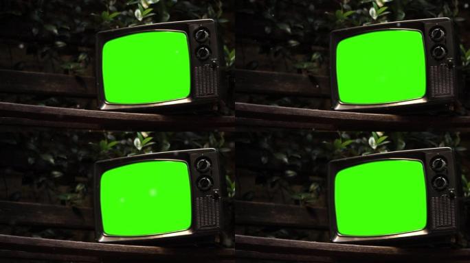 老式电视户外绿屏。