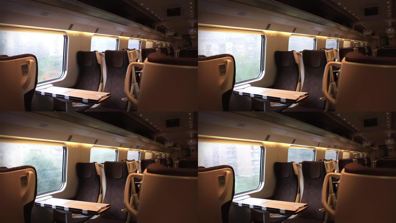 意大利罗马冠状病毒封锁期间的高速列车内部。
