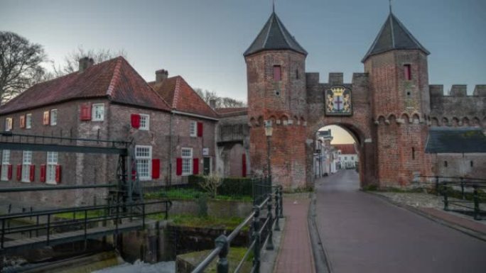 荷兰阿默斯福特的Koppelpoort中世纪门-跟踪镜头