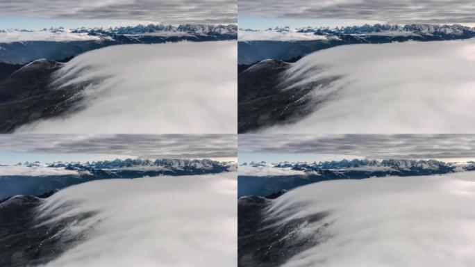 夹金山上的云朵滚滚