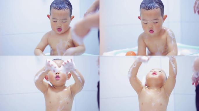 男婴洗澡时玩水玩乐娱乐小孩子
