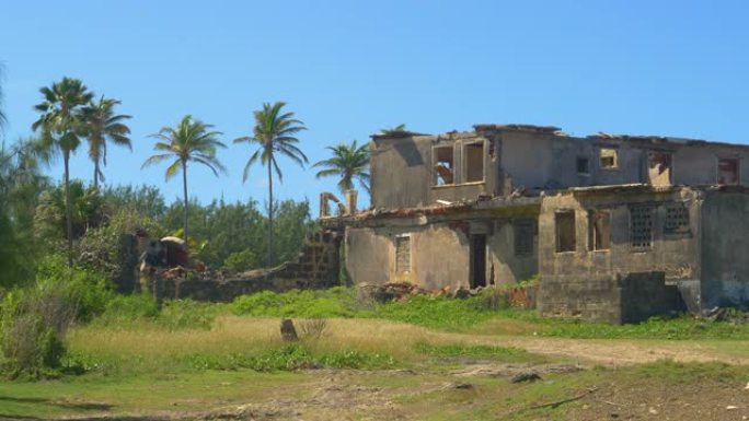 加勒比海连锁酒店破产后，古老的旅游胜地腐烂了。