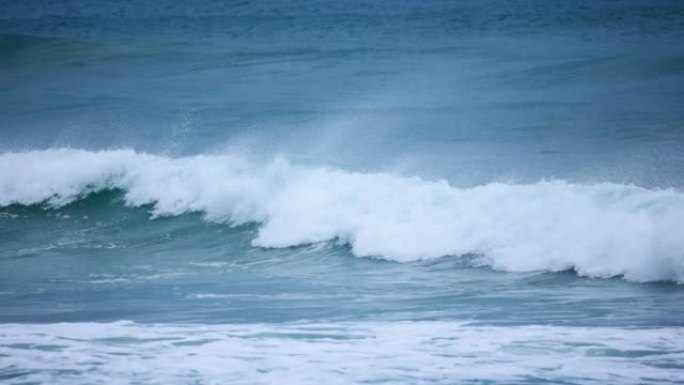 海浪，慢动作大海海边海水海浪花翻滚波涛汹