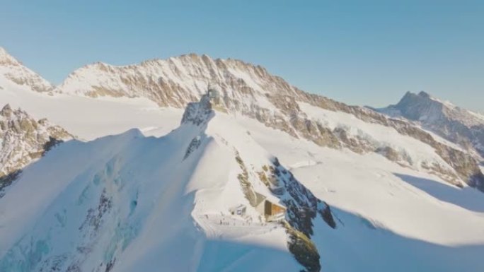 瑞士冬季欧洲少女峰的狮身人面像天文台。