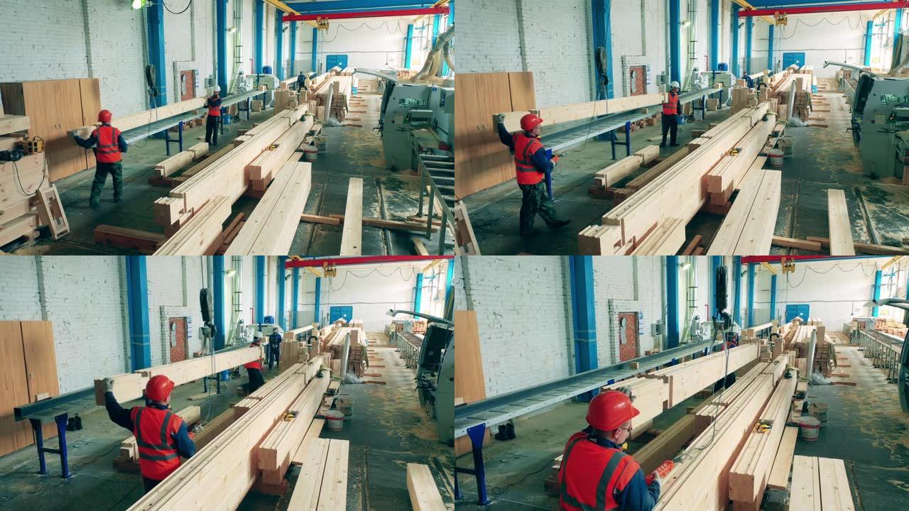 工程师在工厂用木材工作，堆放木材。