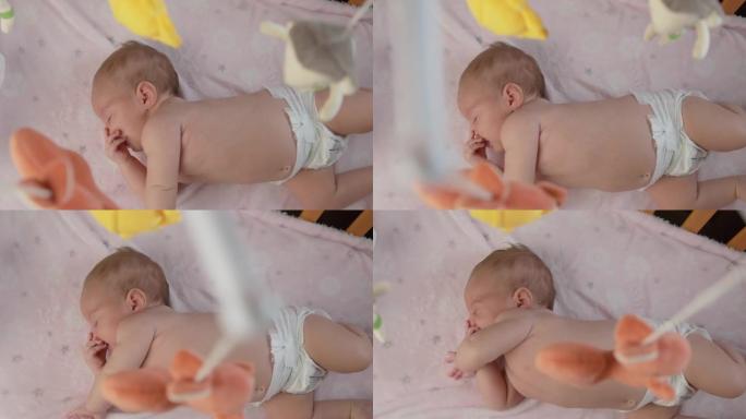 SLO MO婴儿躺在婴儿床时吮吸拇指