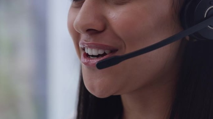 呼叫中心代理与客户交谈的4k视频片段