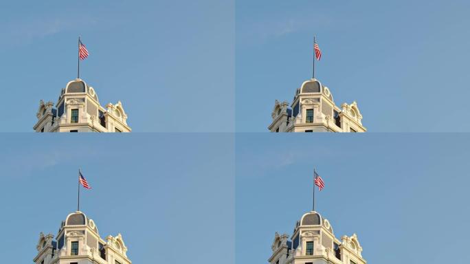 华盛顿特区的复古风格建筑和美国国旗