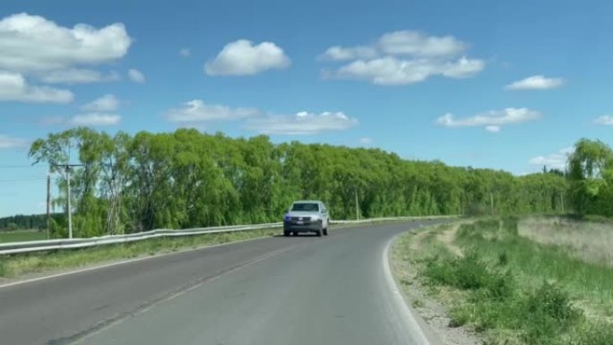 阿根廷乡村公路上汽车的主观看法。4k分辨率。