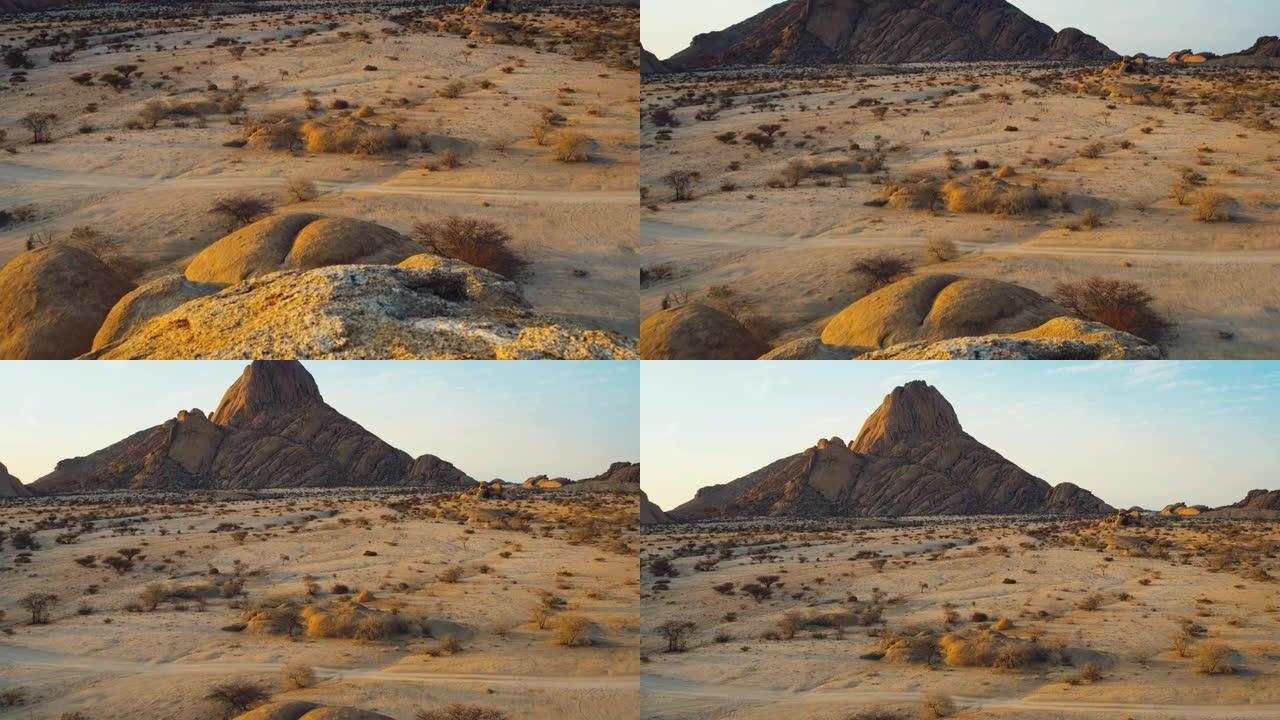 WS Spitzkoppe山峰在阳光明媚的宁静沙漠，纳米比亚，非洲